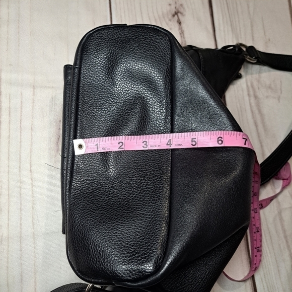 Giani Bernini Pebble Black Leather Hobo Chain Belt Purse - Picture 6 of 11